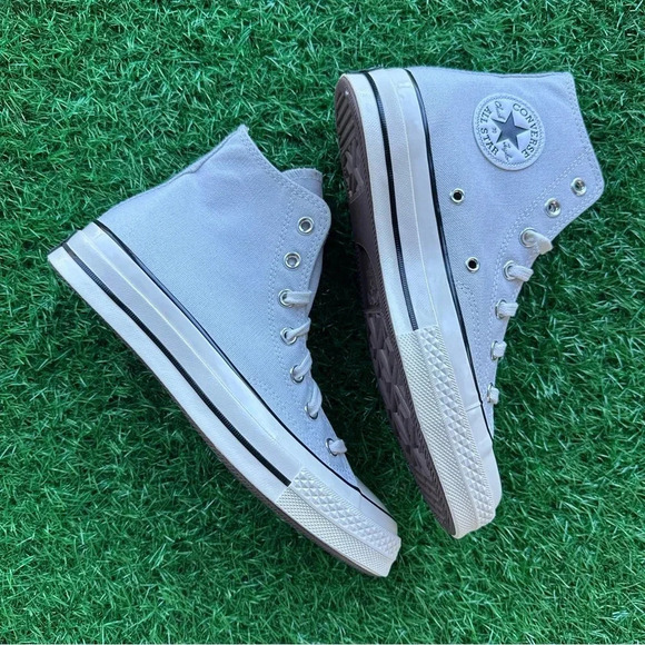 🎁Converse Chuck Taylor All Star Chuck 70 Hi Fossilized - Picture 2 of 8